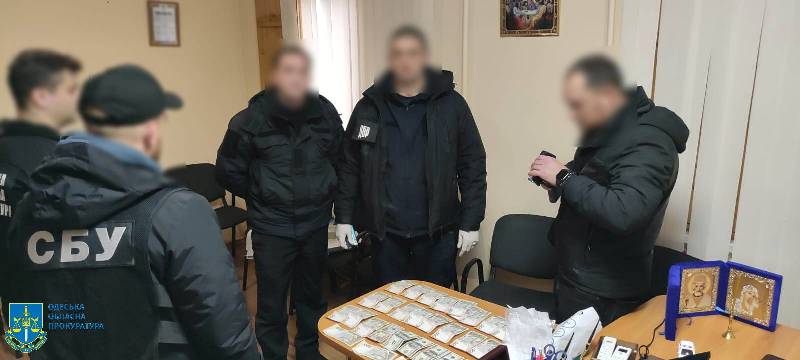 Полицейский рэкет: в Одесской области задержали полицейского начальника, который требовал деньги у местного предпринимателя "за беспрепятственное ведение бизнеса"