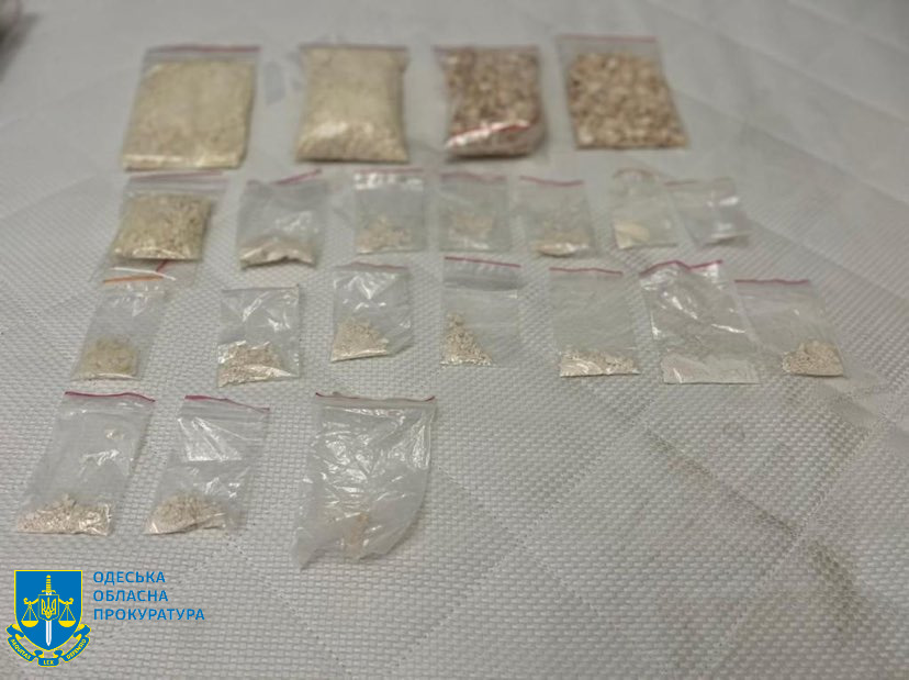 Снабжали наркотиками весь регион: в Одессе задержаны наркодилеры-оптовики, которые имели товара на 11 миллионов гривен