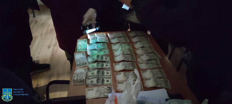 Поліцейський рекет: на Одещині затримали поліцейського начальника, який вимагав гроші у місцевого підприємця "за безперешкодне ведення бізнесу"