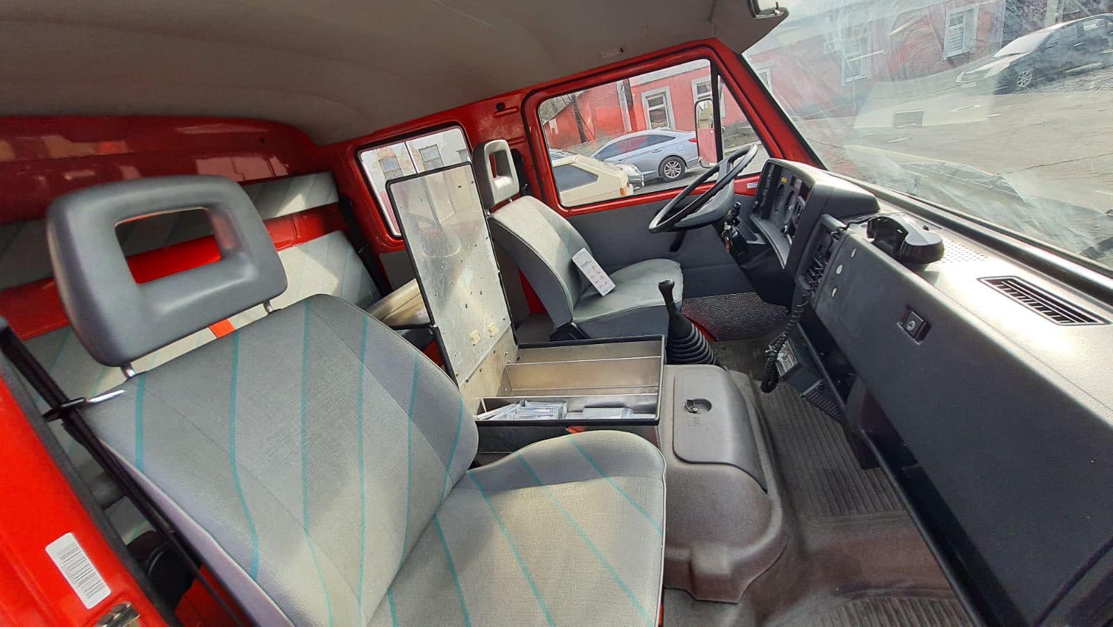 "Маневрений і доволі швидкий": Кілійська пожежно-рятувальна частина отримала укомплектований автомобіль Volkswagen