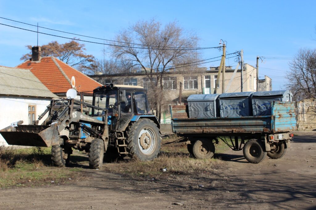 На деяких вулицях Аккерману з'являться нові сміттєві баки, які замінять вже зношені