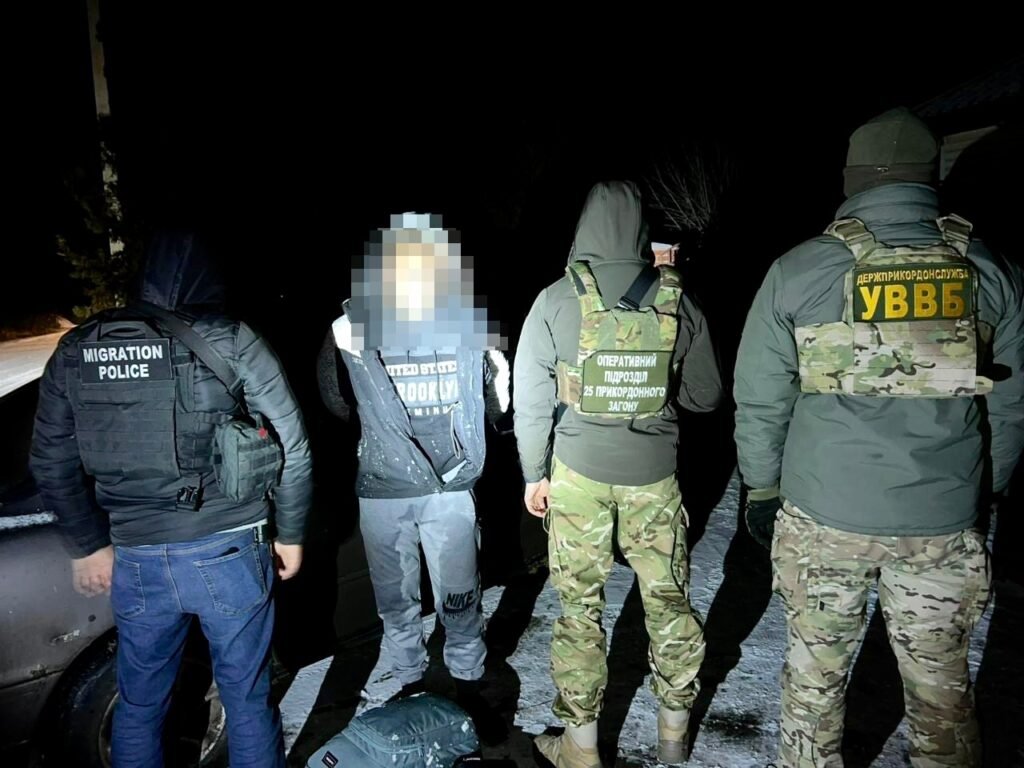 "Популярний бізнес" виявився невдалим: аккерманські прикордонники затримали організаторів незаконного переправлення "ухилянтів" до Молдови