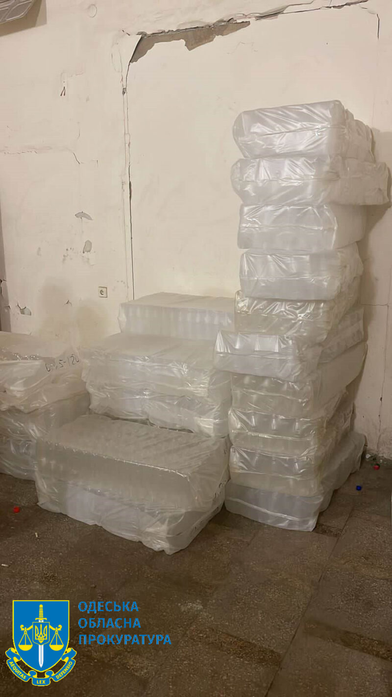 Бодяжили "паленку" в гаражах: на Одещині судитимуть організаторів та спільників незаконного бізнесу з виготовлення та збуту фальсифікованого алкоголю
