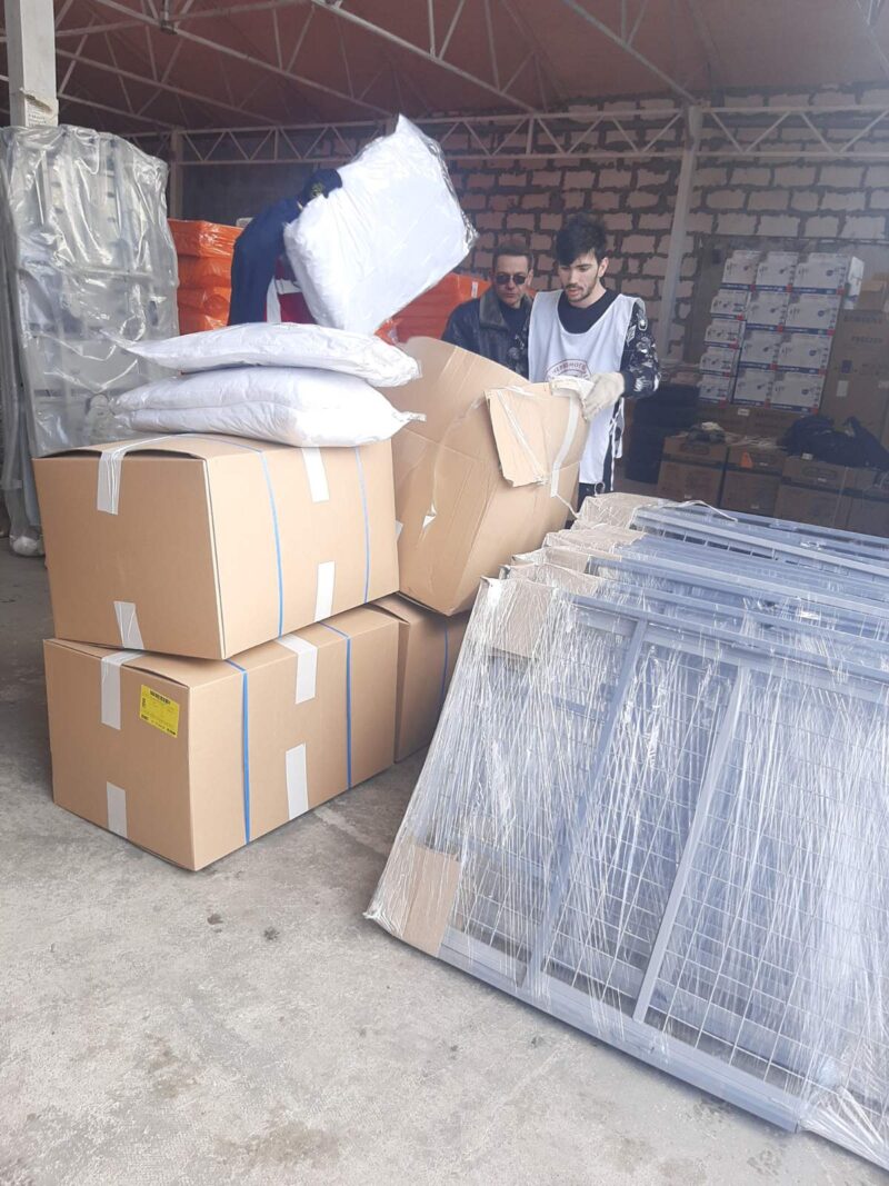Красный Крест передал мебель семьям переселенцев, проживающих в Тарутинской общине