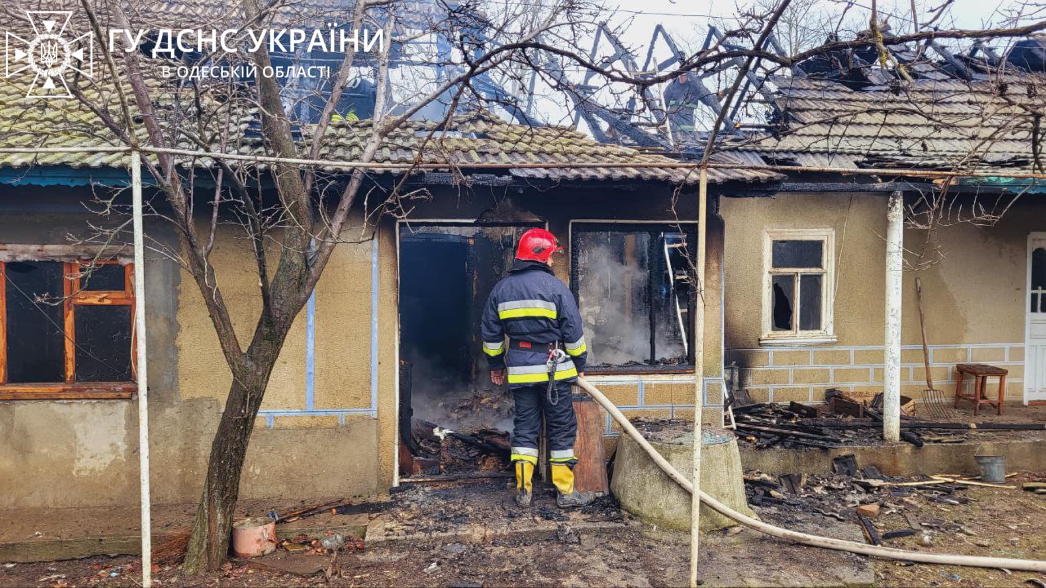 В селе Белгород-Днестровского района из-за удлинителя сильно обгорел частный дом