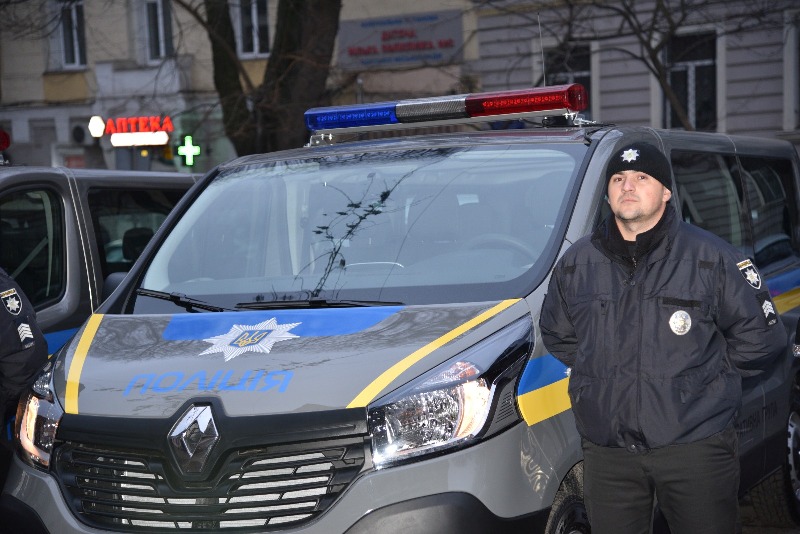 Меньше вбивств, зґвалтувань, пограбувань, крадіжок та угонів - поліція Одещини показала статистику викликів на спецлінію «102»