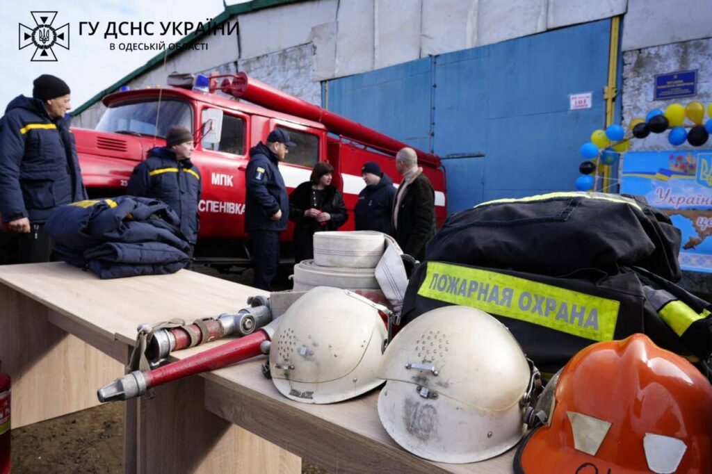 Не витрачати дорогоцінний час на подолання бездоріжжя, а бути завжди поруч: у Білгород-Дністровському районі з'явилися нові пожежні команди