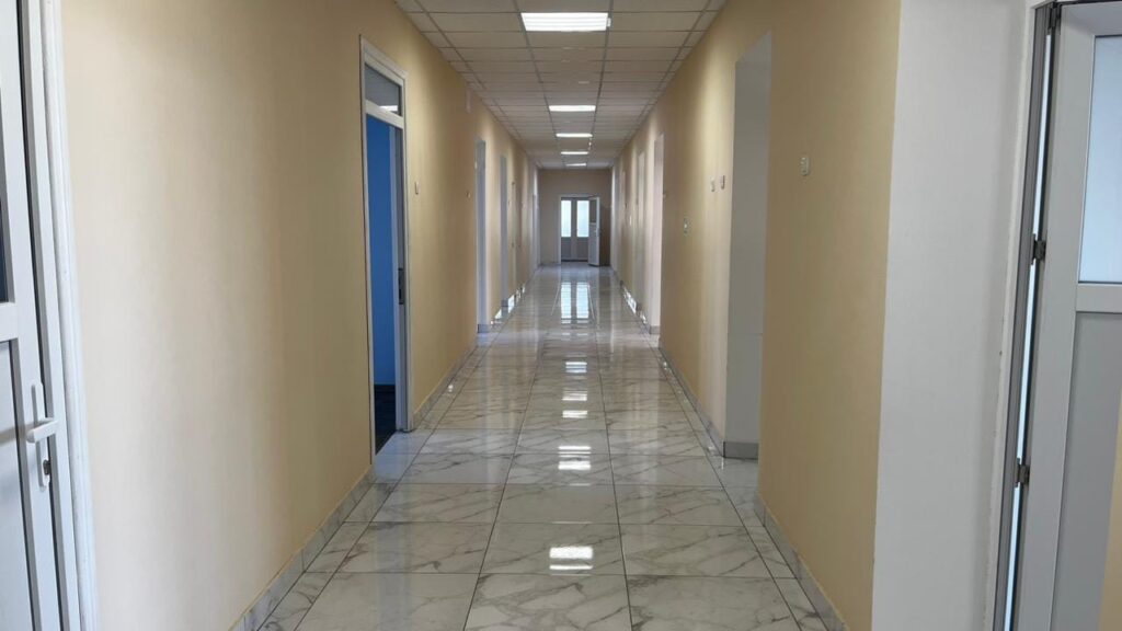 У Саратській центральній лікарні завершили ремонт декількох відділень. Вже за два тижні заклад буде готовий до прийому пацієнтів