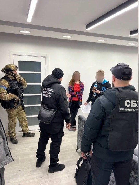 "Собирали" средства для ВСУ от имени власти: в Одесской области задержали мошенников, которые обманули граждан более чем на 3 млн гривен