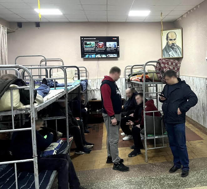 Одесский военкомат показал "бесчеловечные условия", в которых находятся мужчины в ожидании медицинской комиссии