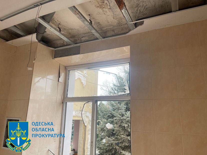 В Одесской областной прокуратуре показали последствия попадания ракеты по Свято-Иверскому монастырю: начато расследование