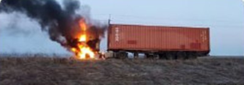 На автодороге Рени-Нагорное вспыхнула фура – ​​передняя часть грузовика полностью уничтожена огнем (обновлено)