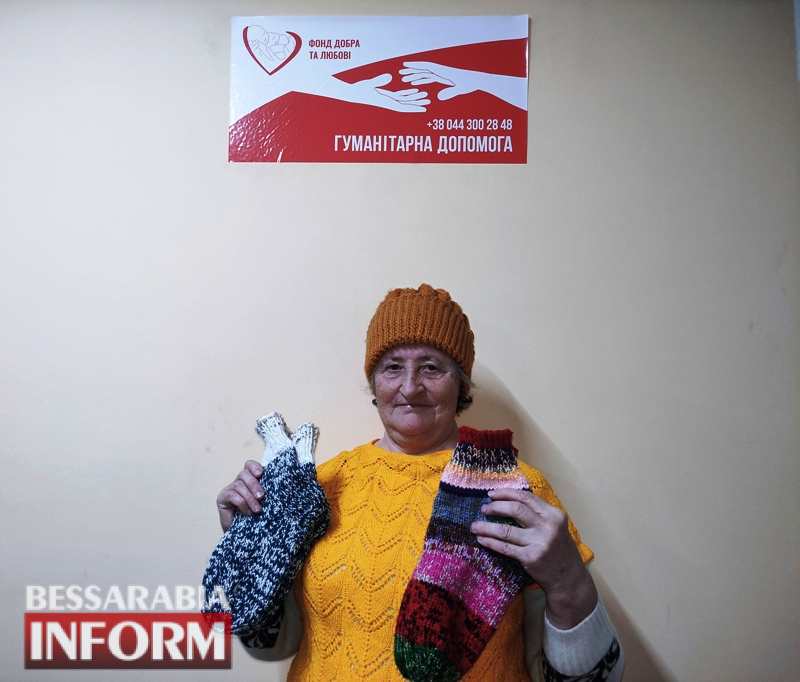 Каждый вносит свой вклад в Победу: пенсионерка из Аккермана связала для наших воинов более 110 пар теплых носков.