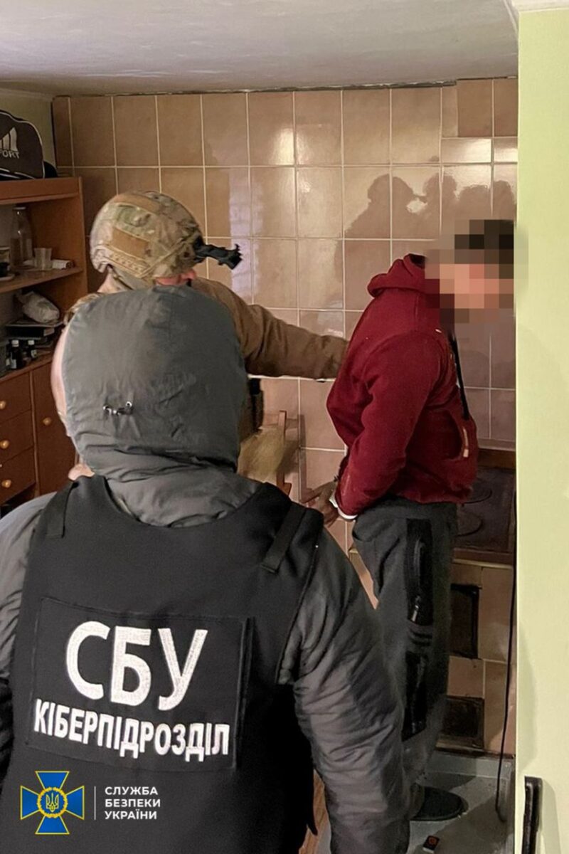 Скрывался в областном центре и продолжал поддерживать контакты с террористами: в Одесской области задержан бывший боевик террористической организации «ДНР»