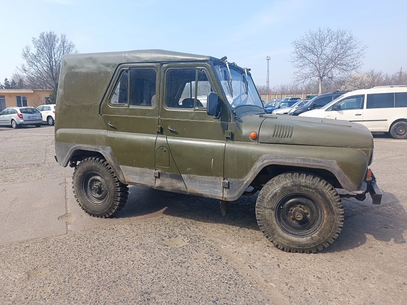 Доньки загиблого воїна з Саф'янівської громади віддали його автівку на потреби ЗСУ