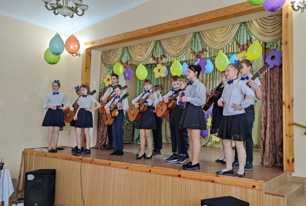 "Фонд Добра та Любові" організував у Білгород-Дністровському будинку-інтернаті концерт, у якому прийняли участь вихованці Шабівської музичної школи