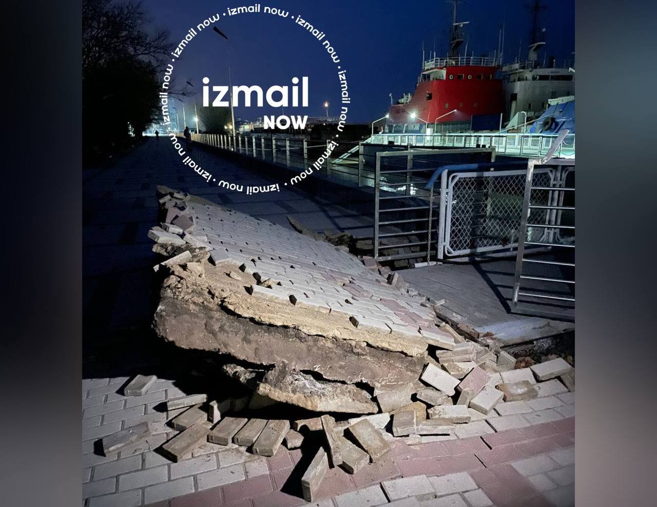 В Измаиле одно судно врезалось в другое – поврежденная набережная (фотофакт)