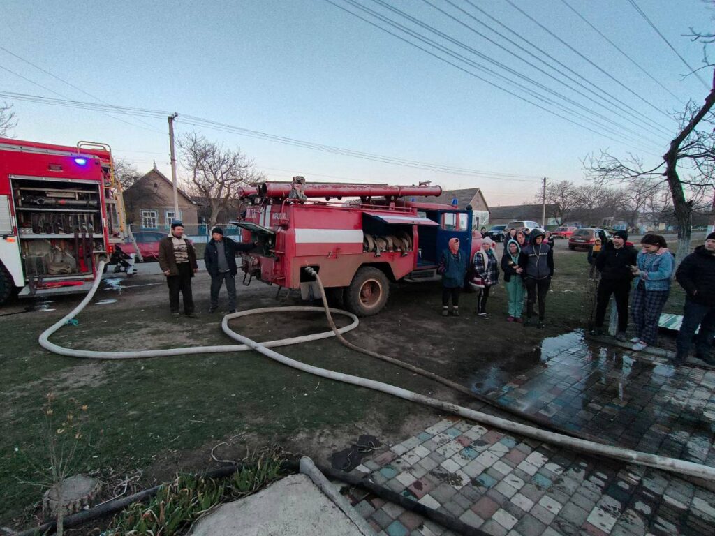 Пожар в Белгород-Днестровском районе: пьяный, как чип, хозяин три раза пытался объяснить ГСЧС-кам, что произошло