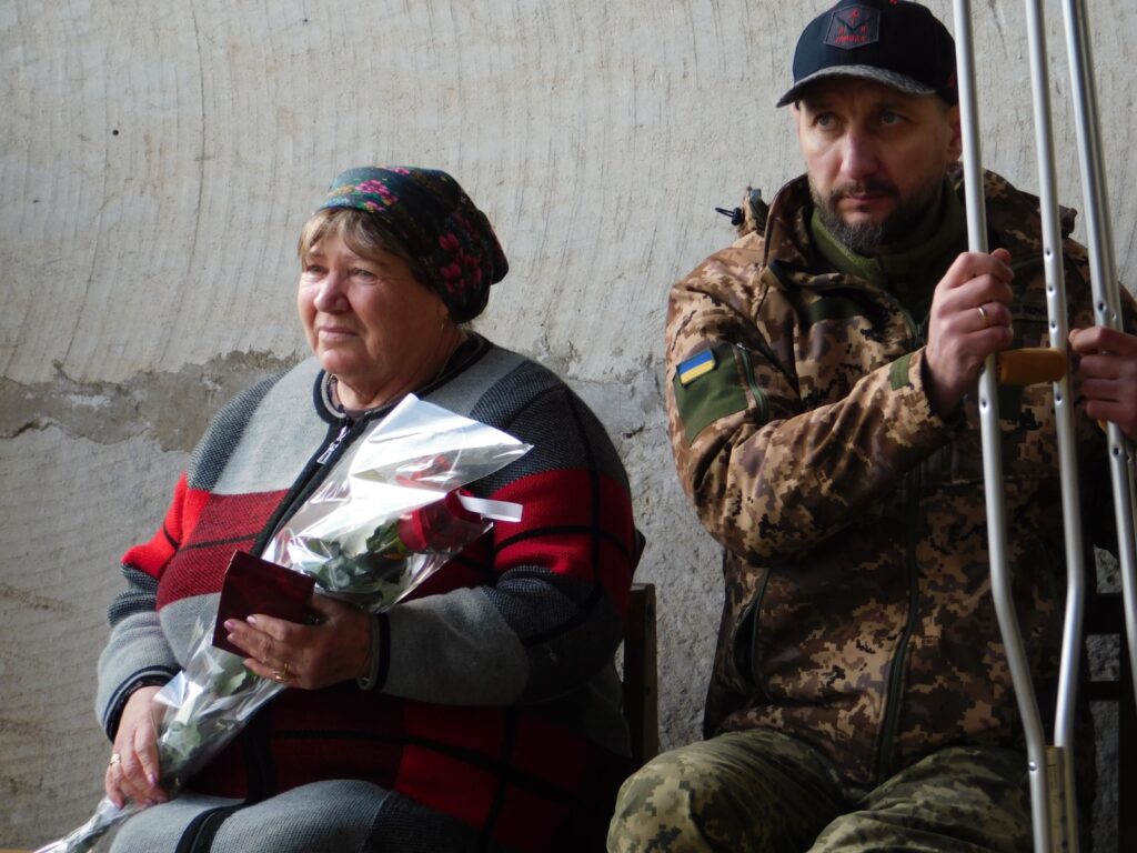 Матері полеглого Героя з Білгород-Дністровського району вручили його орден “За мужність” ІІІ ступеня