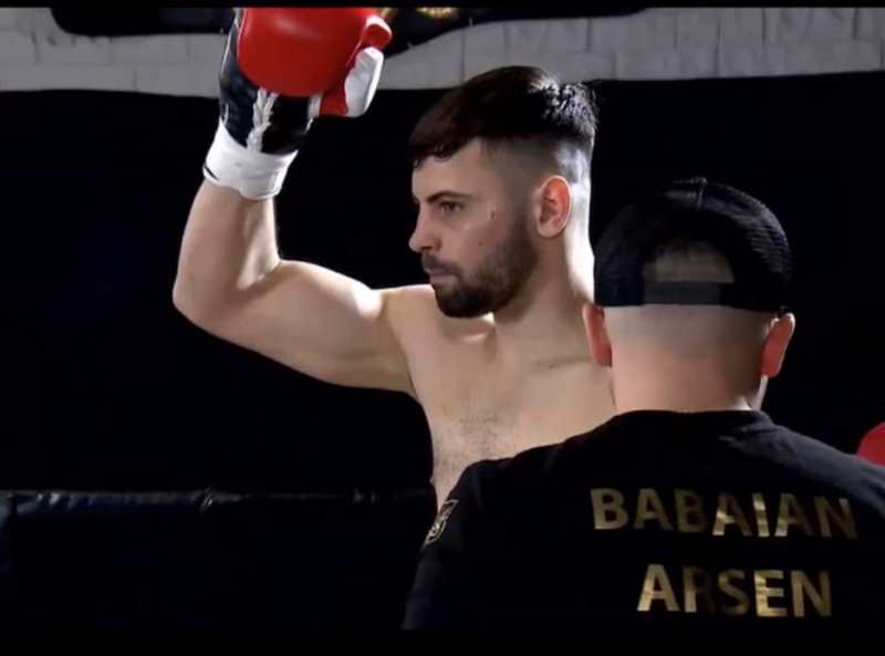 Наш спортивний фронт: бессарабський болгарин з Тарутинщини здобув перемогу у благодійному турнірі з професійного боксу на підтримку ЗСУ
