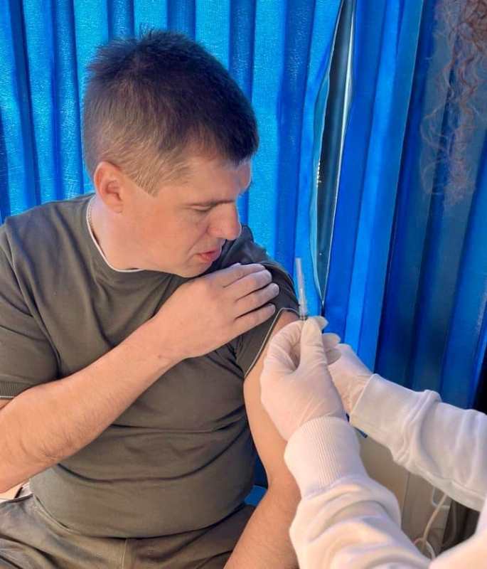 Всесвітній тиждень імунізації на Одещині - проти COVID-19, дифтерії та правця вакцинуються парламентарі, депутати облради, чиновники та всі бажаючі
