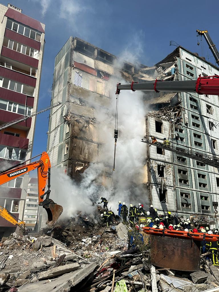 Ракетный удар по многоэтажке в Киеве: количество погибших продолжает расти. Среди жертв двое 10-летних детей