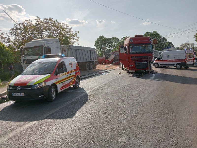Подробности массового ДТП с фурами в Измаильском районе в Броске: один из водителей грузовиков был пьян