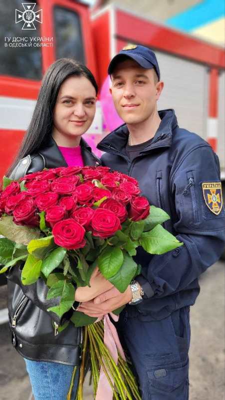 Пожарная романтика: спасатель из Татарбунара красиво признался любимой на своем рабочем месте