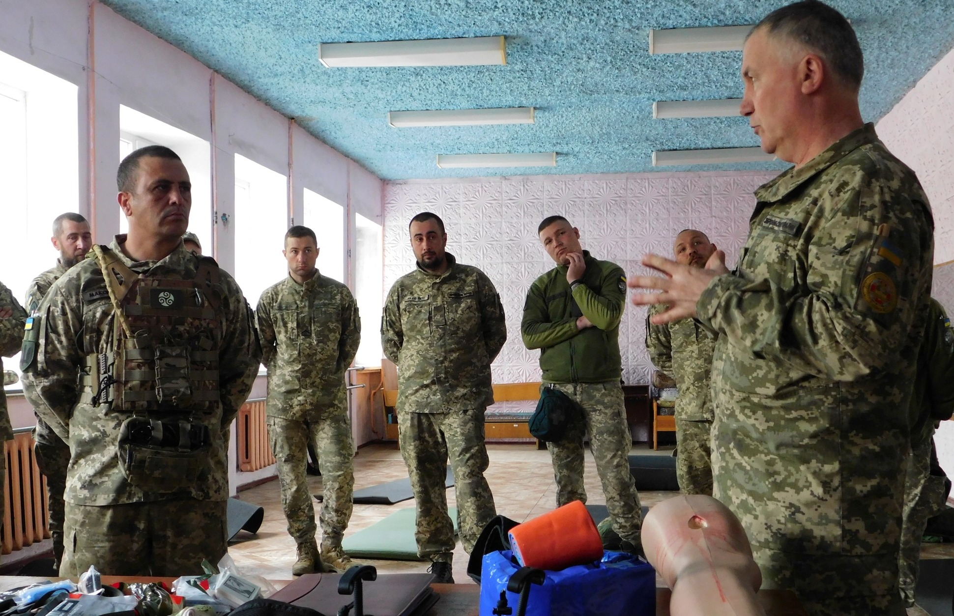 Вийти живим з поля бою: для військовослужбовців Одещини провели тренінги з тактичної медицини