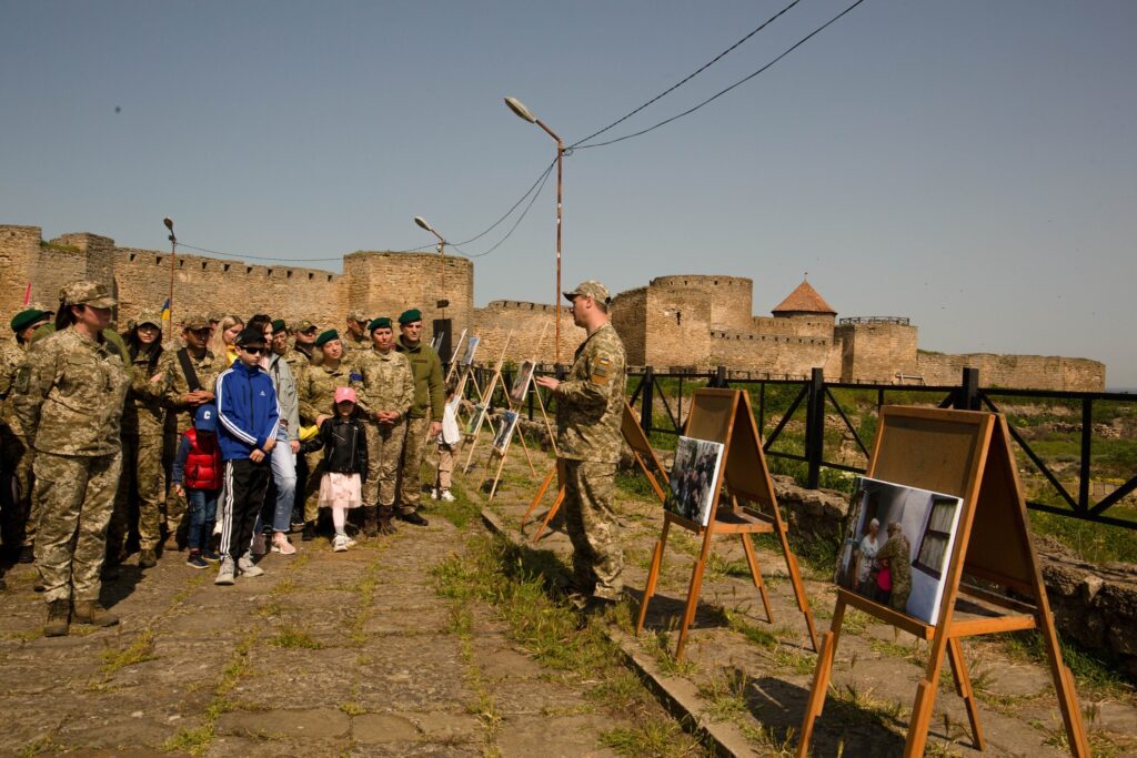 Не выдуманные моменты, а реальные мгновения жизни пограничников: у Аккерманской крепости состоялась фотовыставка «Непокоренный Юг»