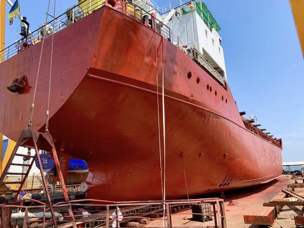 В УДП показали, как идет ремонт морского сухогруза «Вилково»