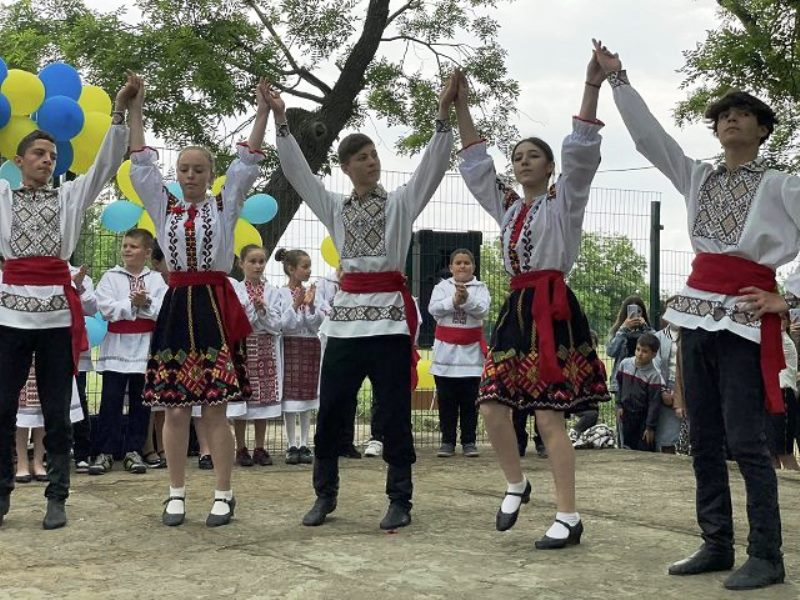 Больше село Сафьянщины отпраздновало день рождения благотворительным концертом и ярмаркой в ​​поддержку ВСУ