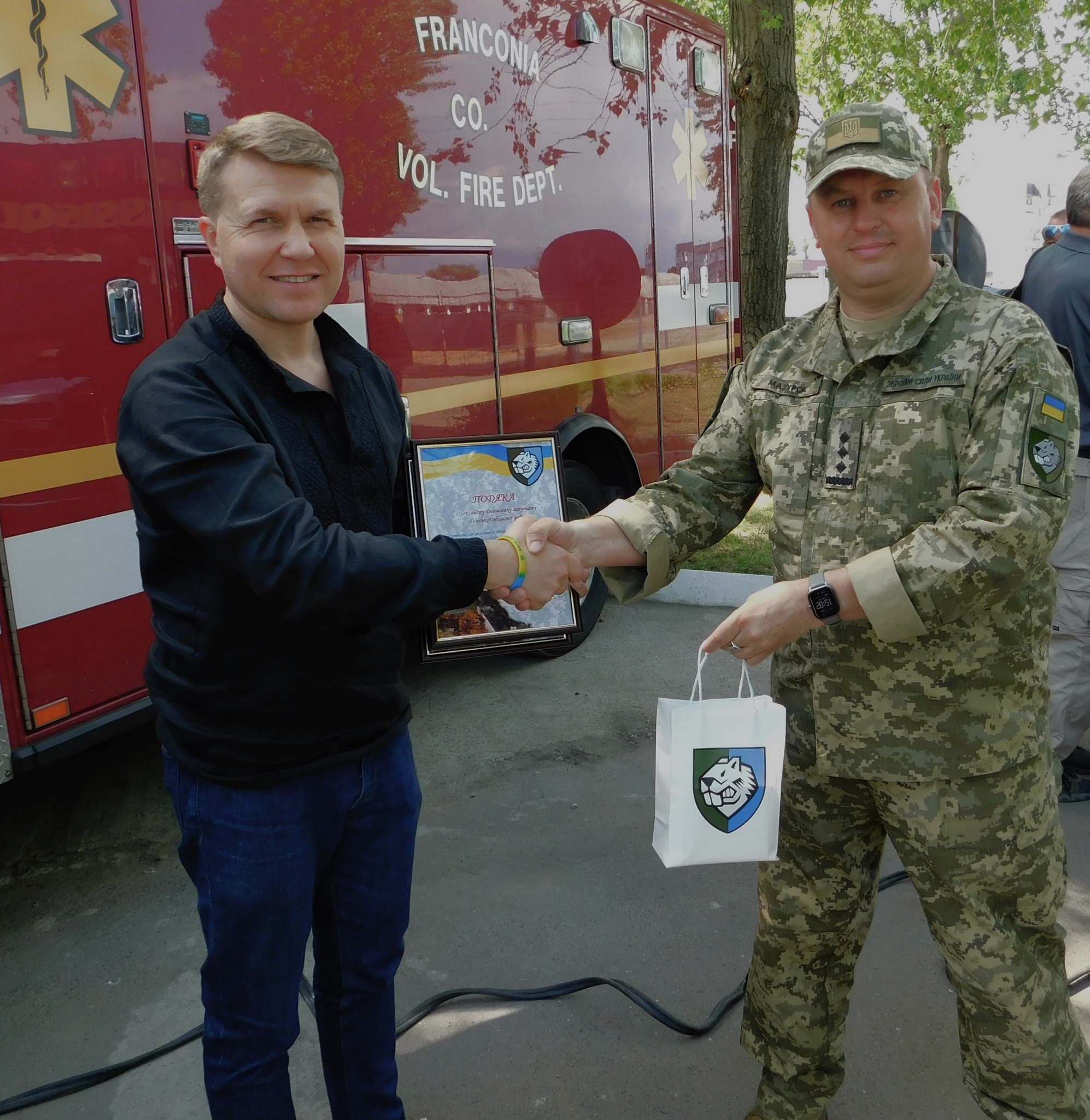 Объединены общей целью: в Белгород-Днестровском медицинское подразделение полка получил автомобиль скорой помощи Freightliner