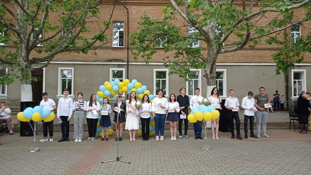 Около 80 учеников Болградской общины получили премии за высокие достижения в обучении