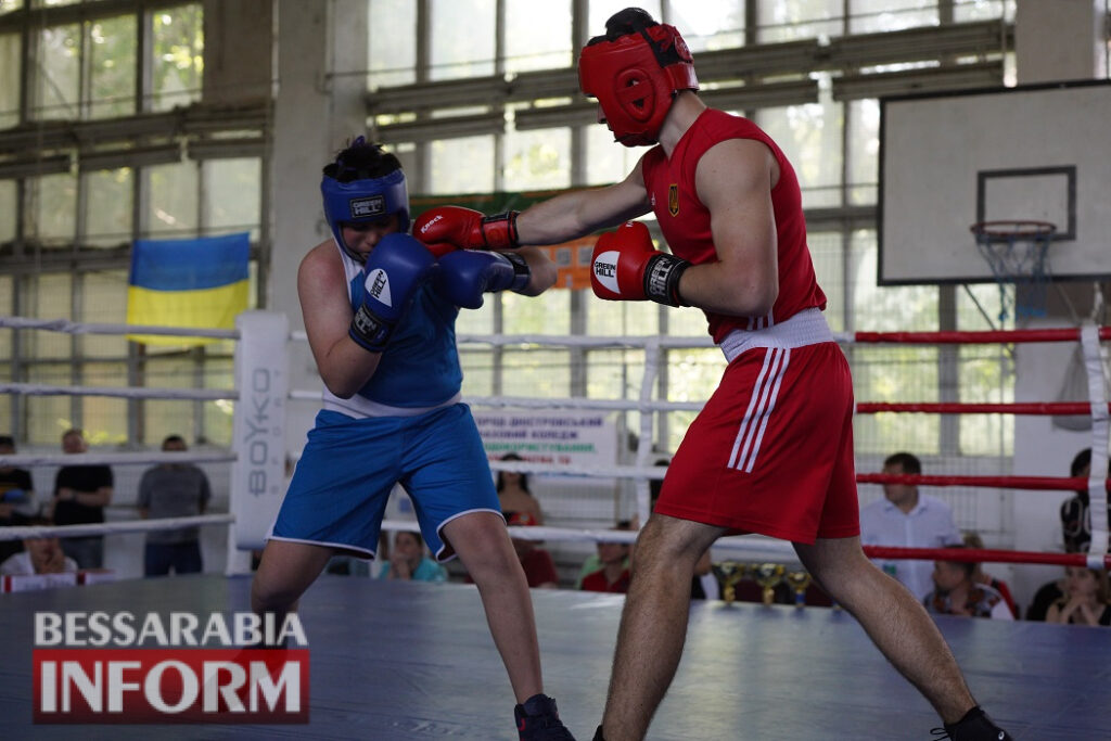 Кузница звезд украинского бокса принимала спортсменов из разных уголков страны: яркие кадры из турнира "Победный бой. Аккерман-2023"