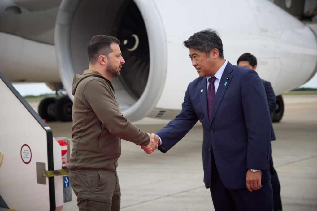 Владимир Зеленский прибыл в Японию, где примет участие в саммите G7: с кем уже проведены первые встречи