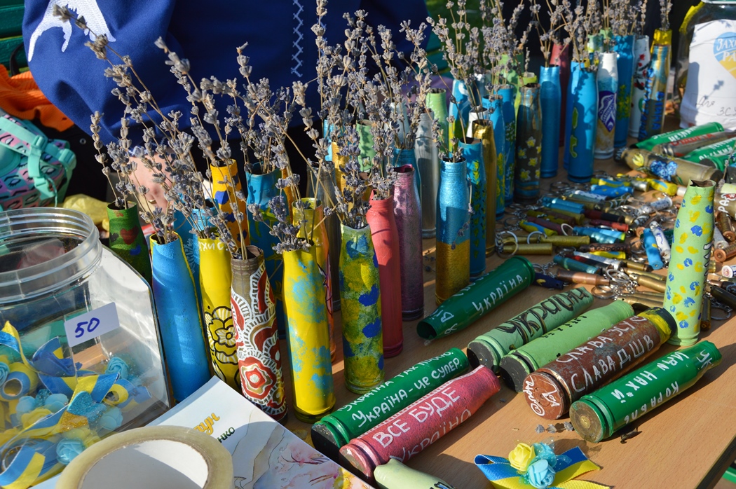 Яркие моменты Дня вышиванки в Килии, который помог собрать на ВСУ около 20 тысяч гривен