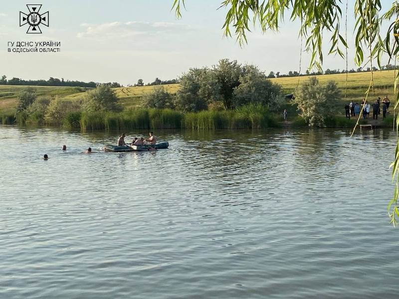 Трагедія на воді - на Одещині під час відпочинку у ставку втопився 15-річний підліток