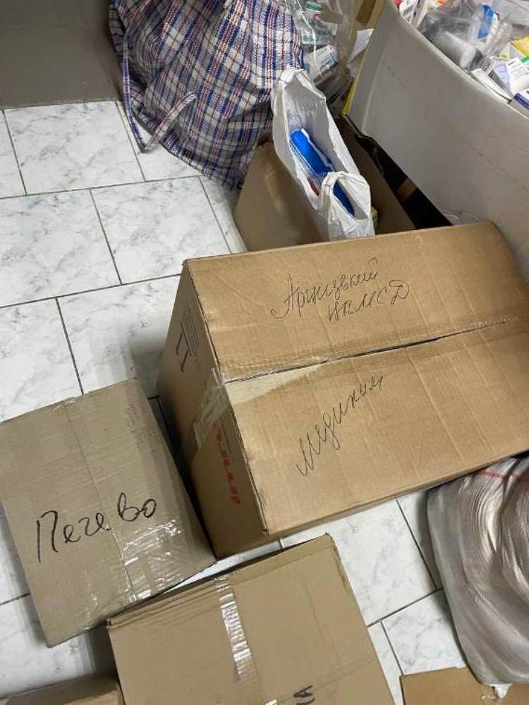 Тони води, продукти харчування, ліки та засоби гігієни: Арцизька громада доставила гуманітарну допомогу жителям Херсону
