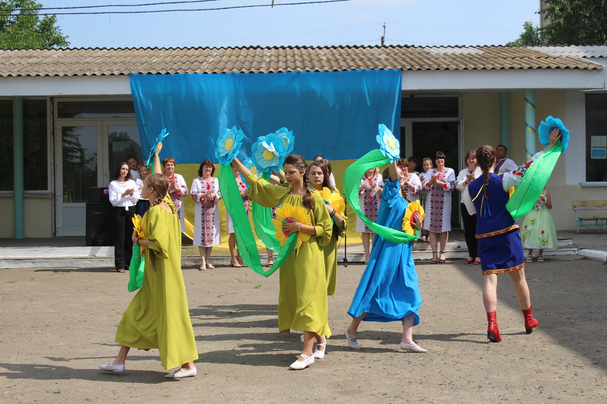З піснями, танцями та театральним дійством відкрили черговий «Клас безпеки» у Саф’янівській громаді