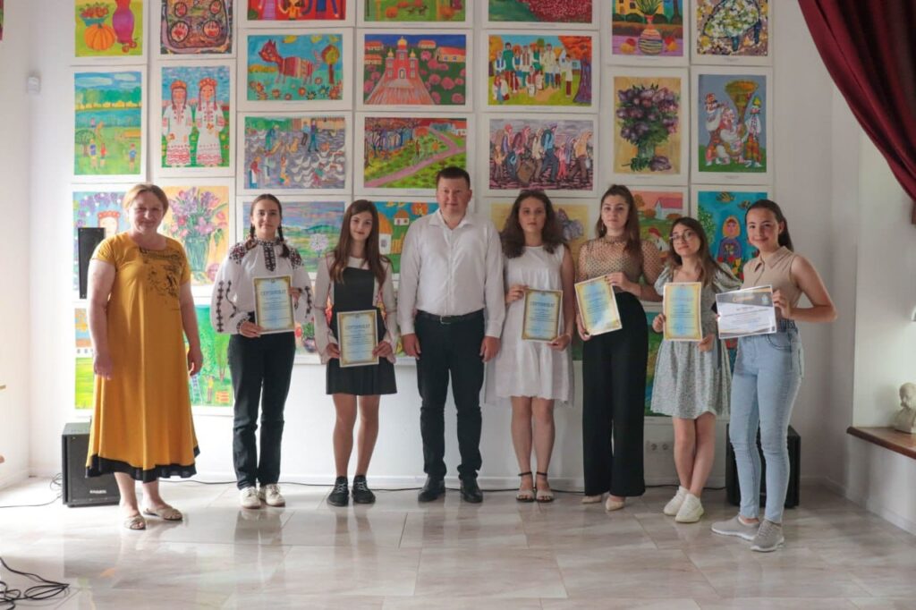Деякі діти отримали грошові сертифікати одразу у декількох номінаціях: обдаровану молодь Арцизької громади відзначили преміями