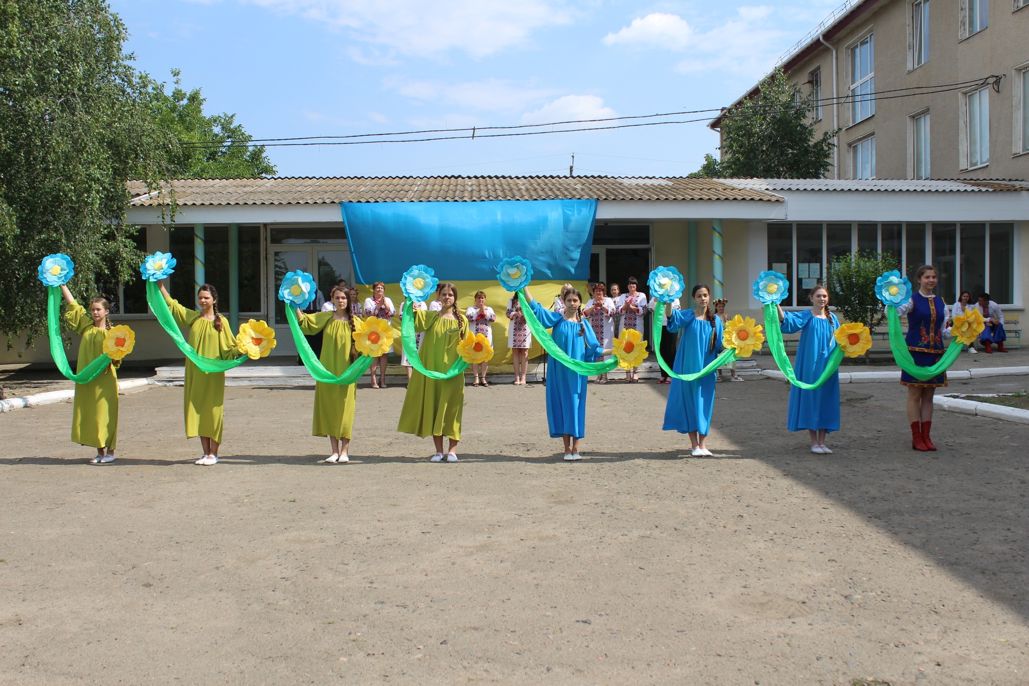 С песнями, плясками и театральным действом открыли очередной «Класс безопасности» в Сафьяновской общине.
