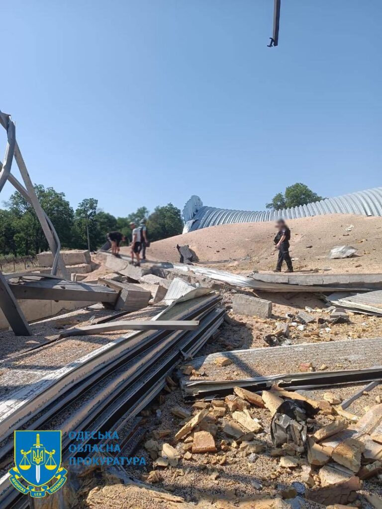 Внаслідок нічної атаки ворога постраждало фермерське господарство у Болградському районі