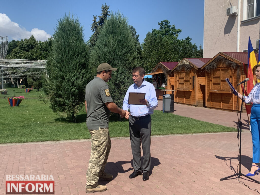 До свята воїнів трьох стихій: над Білгородом-Дністровським замайорів прапор Військово-Морських Сил України