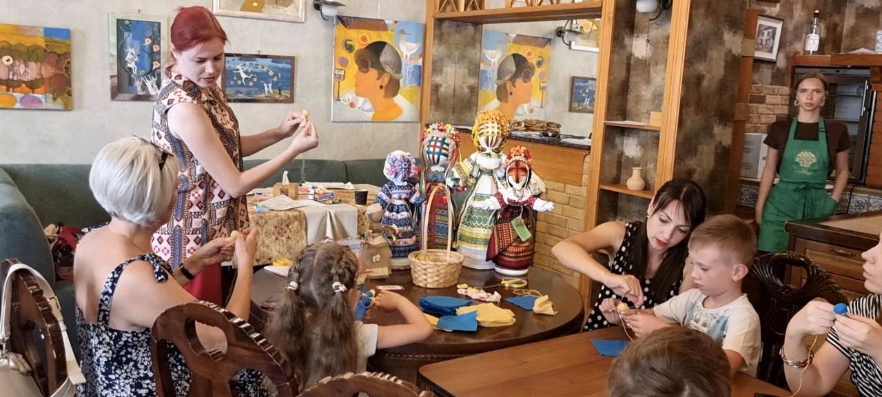 Аккерманская берегиня украинских национальных традиций Виолета Молодецкая провела мастер-класс в рамках проекта «Дни нации» в Одессе