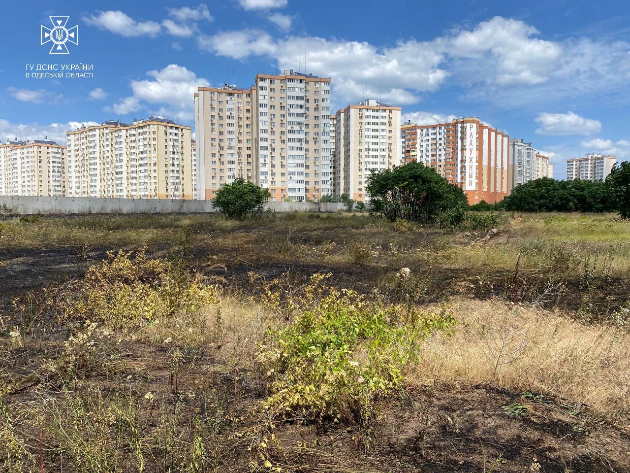 Одещина не припиняє палати: рятувальники гасять вогонь прямо у ці хвилини