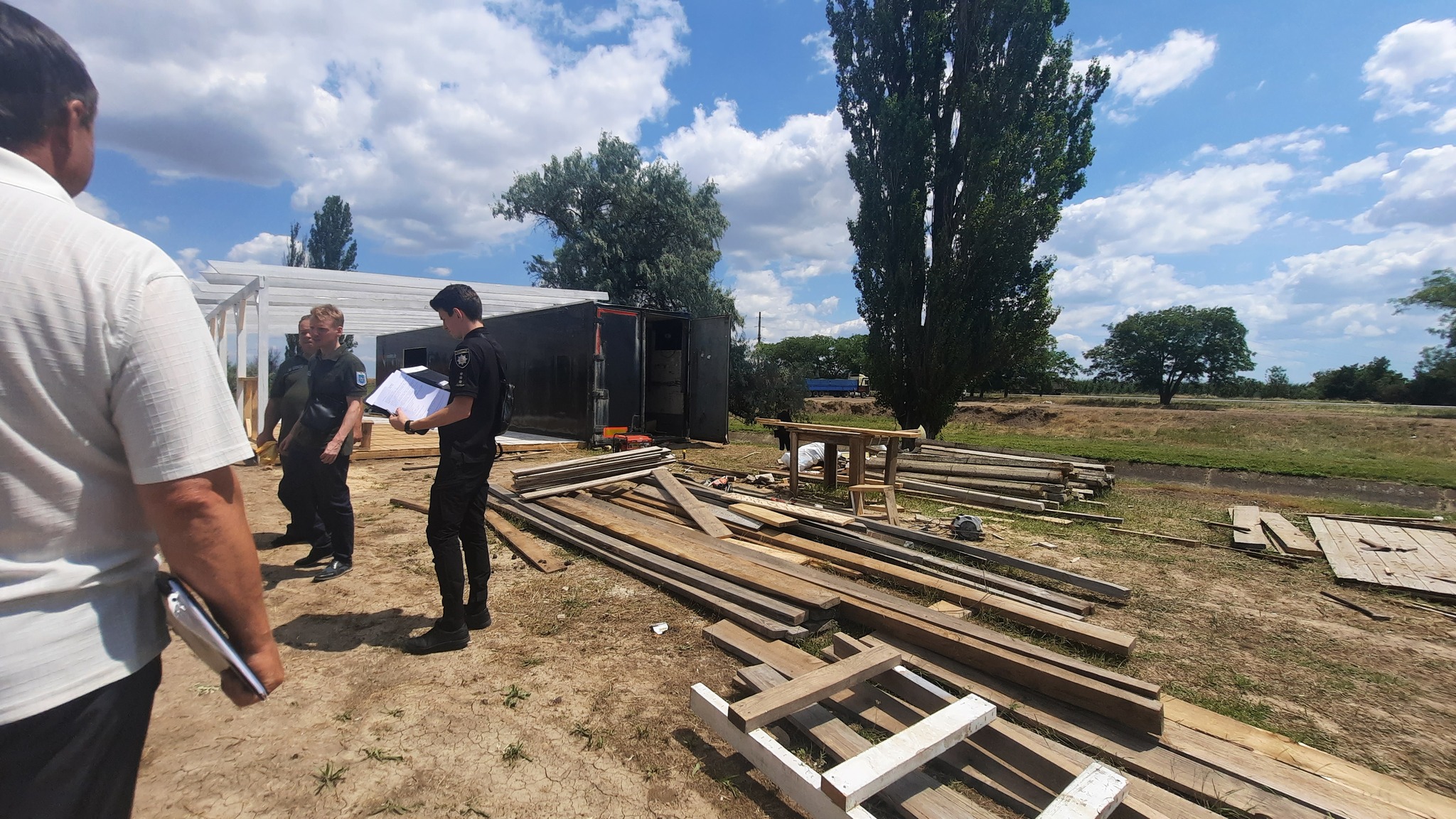 Біля Дмитрівського водосховища зафіксували порушення водного законодавства: екологічна інспекція звернулась до поліції