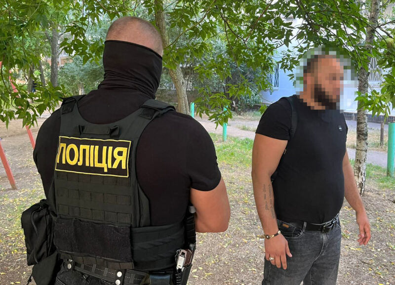 С пакетиком – на принудительное выдворение: задержан «смотрящий» по азербайджанской диаспоре Одесщины – его принудительно выдворят из Украины