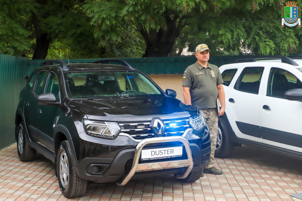 Ізмаїльським прикордонникам передали п'ять автомобілів підвищеної прохідності Renault Duster