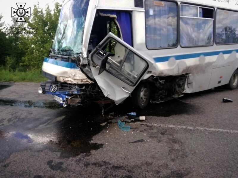Смертельна ДТП на трасі Одеса-Кучурган: зіткнулись легковик з маршруткою - є загиблий